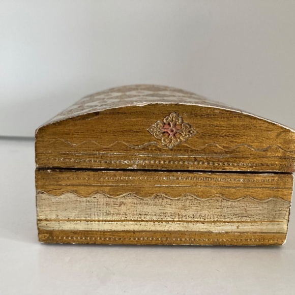 Vintage Italian Florentine Wooden Box w/Hinged Lid Gold Rectangle Chippy Italy - Picture 8 of 16